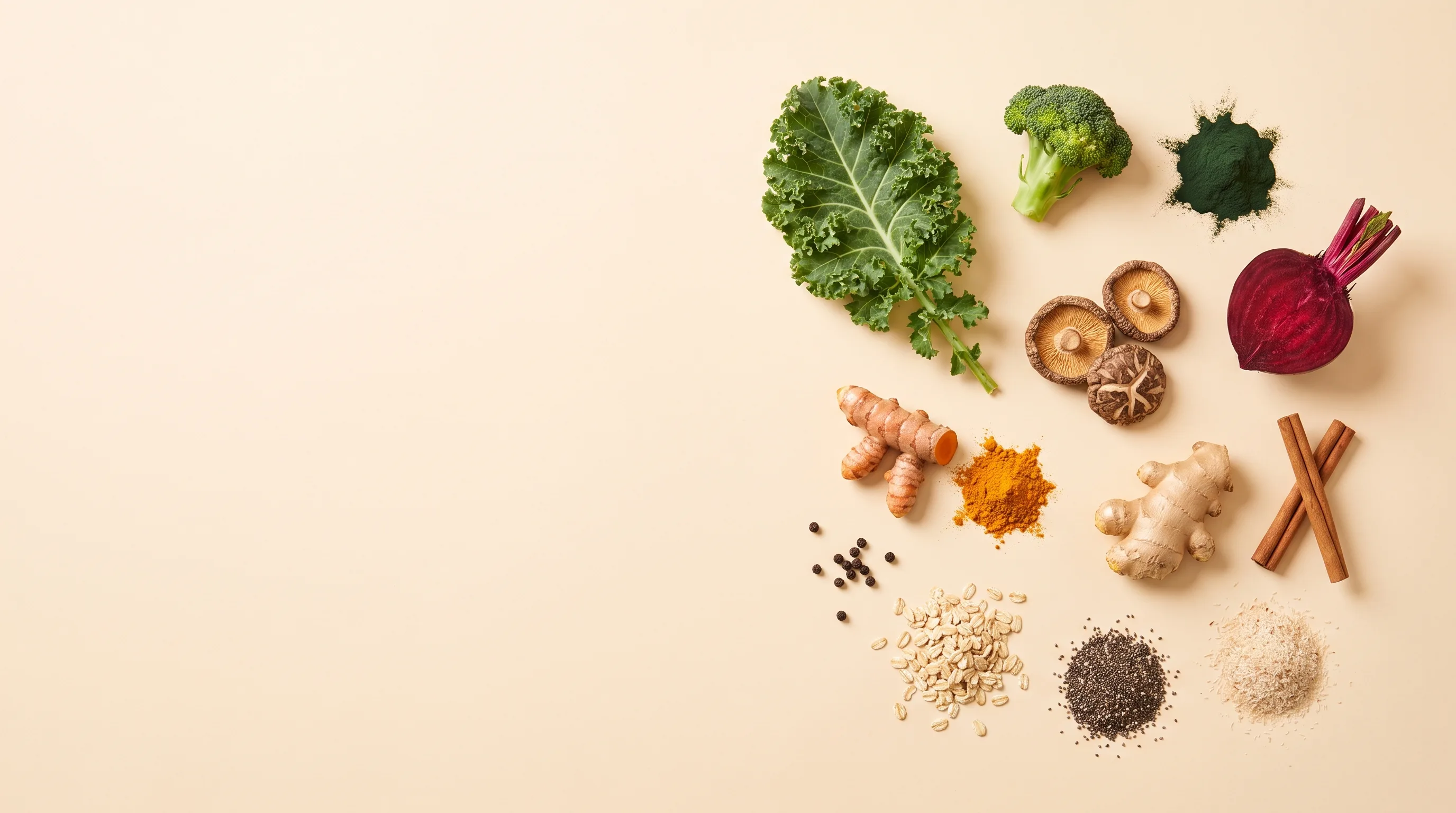 Ingredientes naturais: couve, brócolis, cúrcuma, gengibre, cogumelos, beterraba, canela, chia e aveia